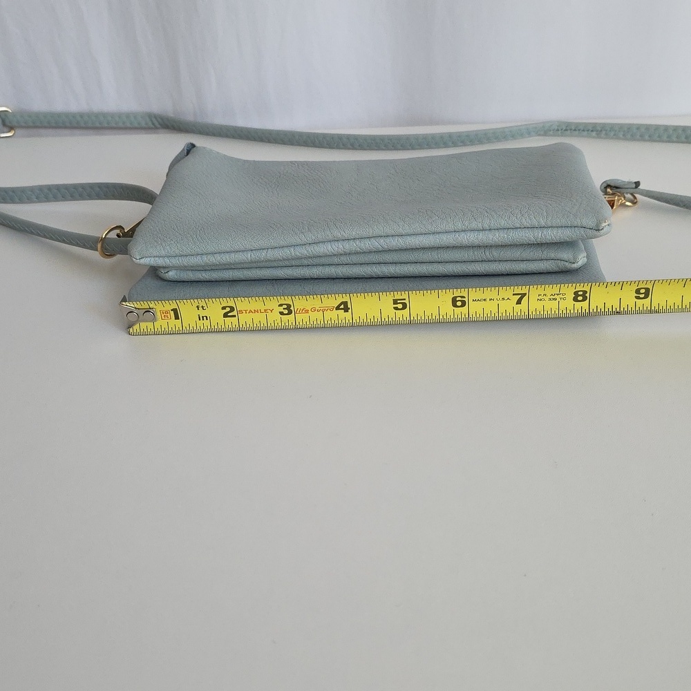 Jen & Co Blue With Gold Hardware Crossbody Bag.  Adjustable Strap - Picture 15 of 16